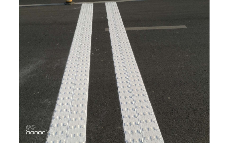 熱熔突起型標(biāo)線(xiàn)涂料施工